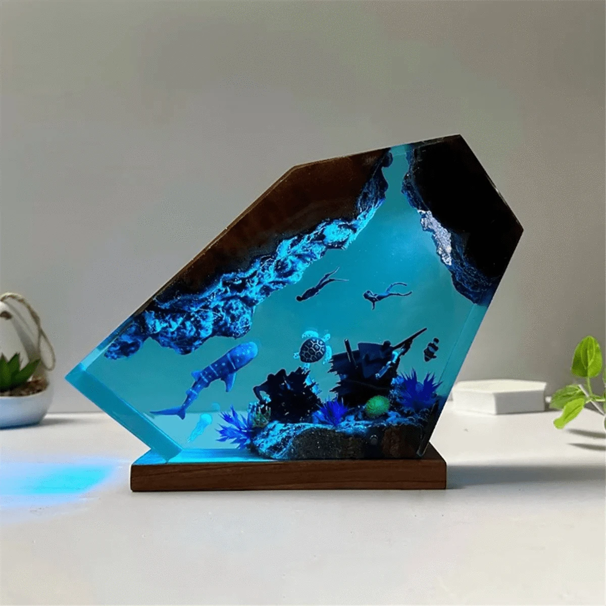 Undersea Resin Lamp – Whale, Turtle & Diver Night Light 
