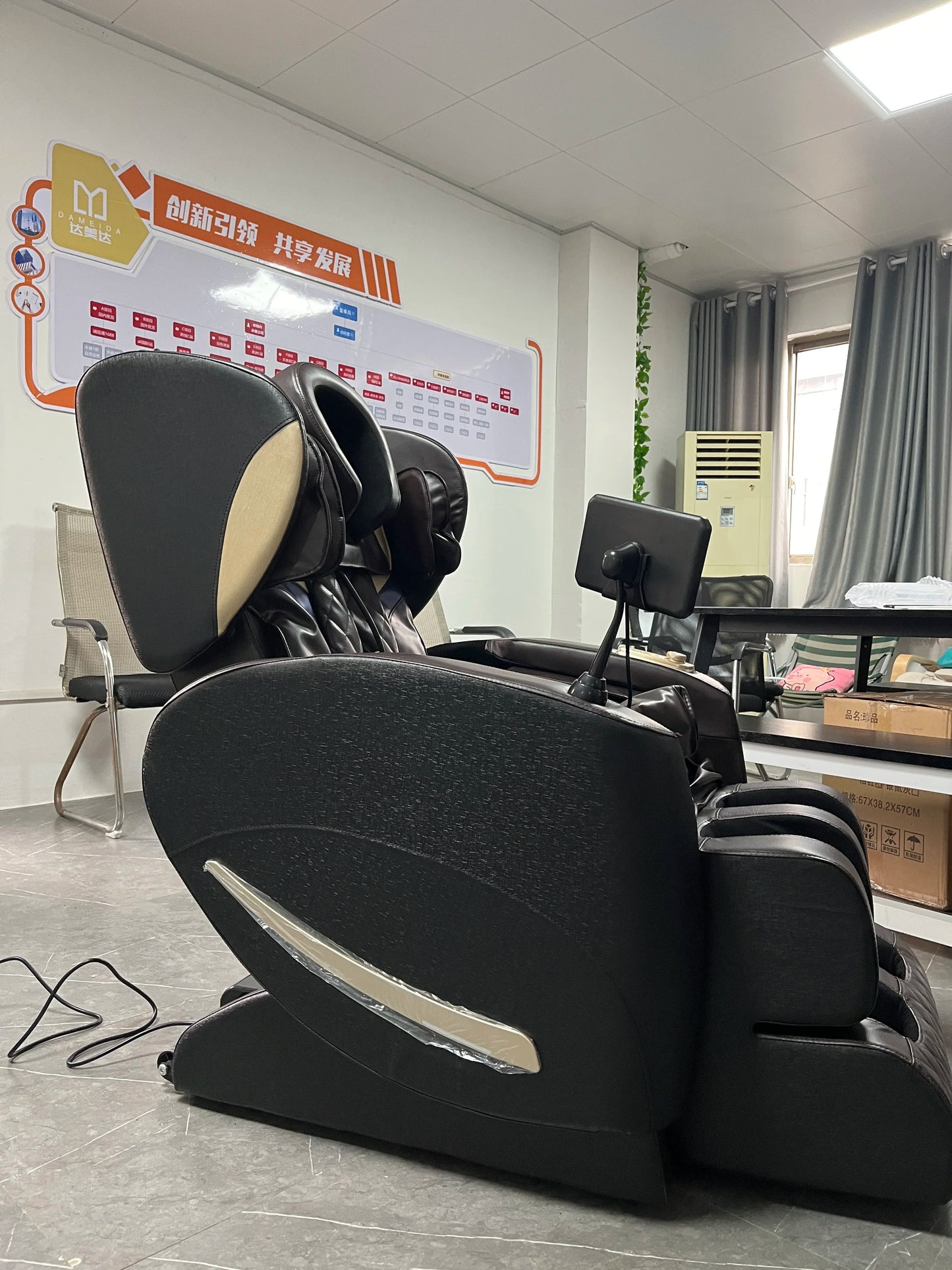 Luxus-Elektro-Freizeit-Massagesessel Zero Gravity Intelligent Ganzkörper-Multifunktions-Bluetooth-Musik-U-förmiges Kissen+Kurzbefehl