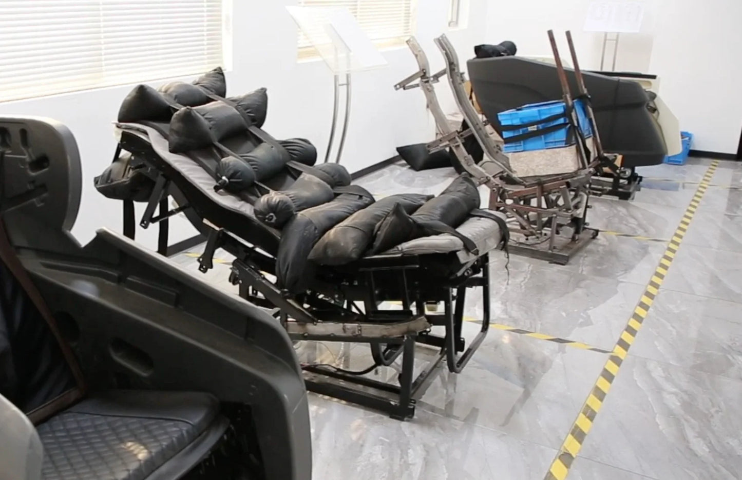 8D Full Body Luxury Shiatsu Massage Chair Smart Relax Heated Zero Gravity with Whole Body Sl Track Rocking Chair