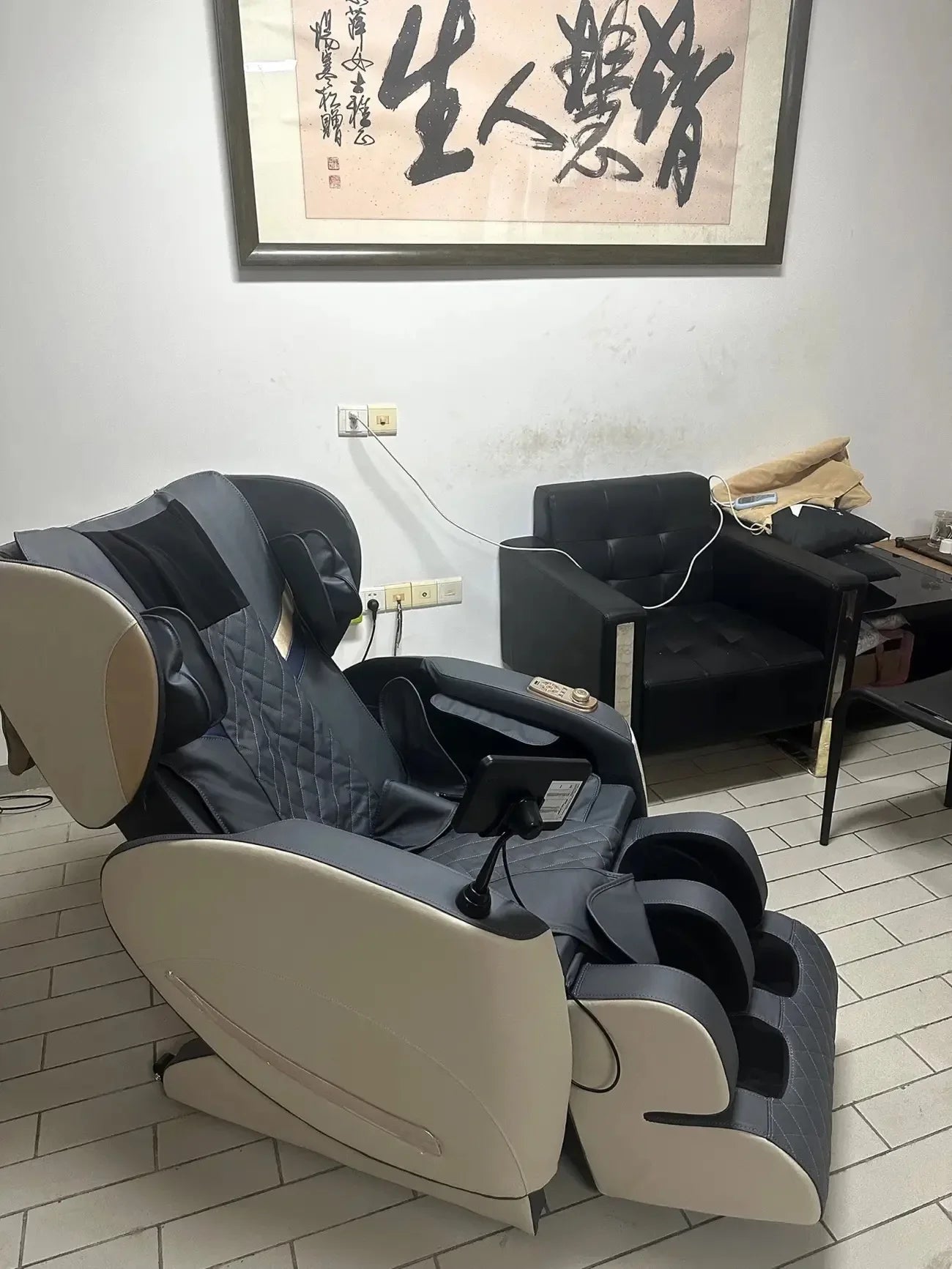Luxus-Elektro-Freizeit-Massagesessel Zero Gravity Intelligent Ganzkörper-Multifunktions-Bluetooth-Musik-U-förmiges Kissen+Kurzbefehl