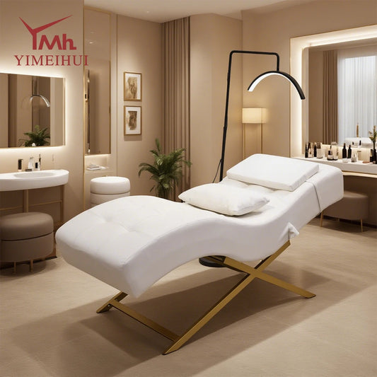 Luxuriöses, modernes, weißes, geschwungenes Kosmetikliege aus Samt, Spa-Massageliege, Wimpernliege für Schönheitssalons