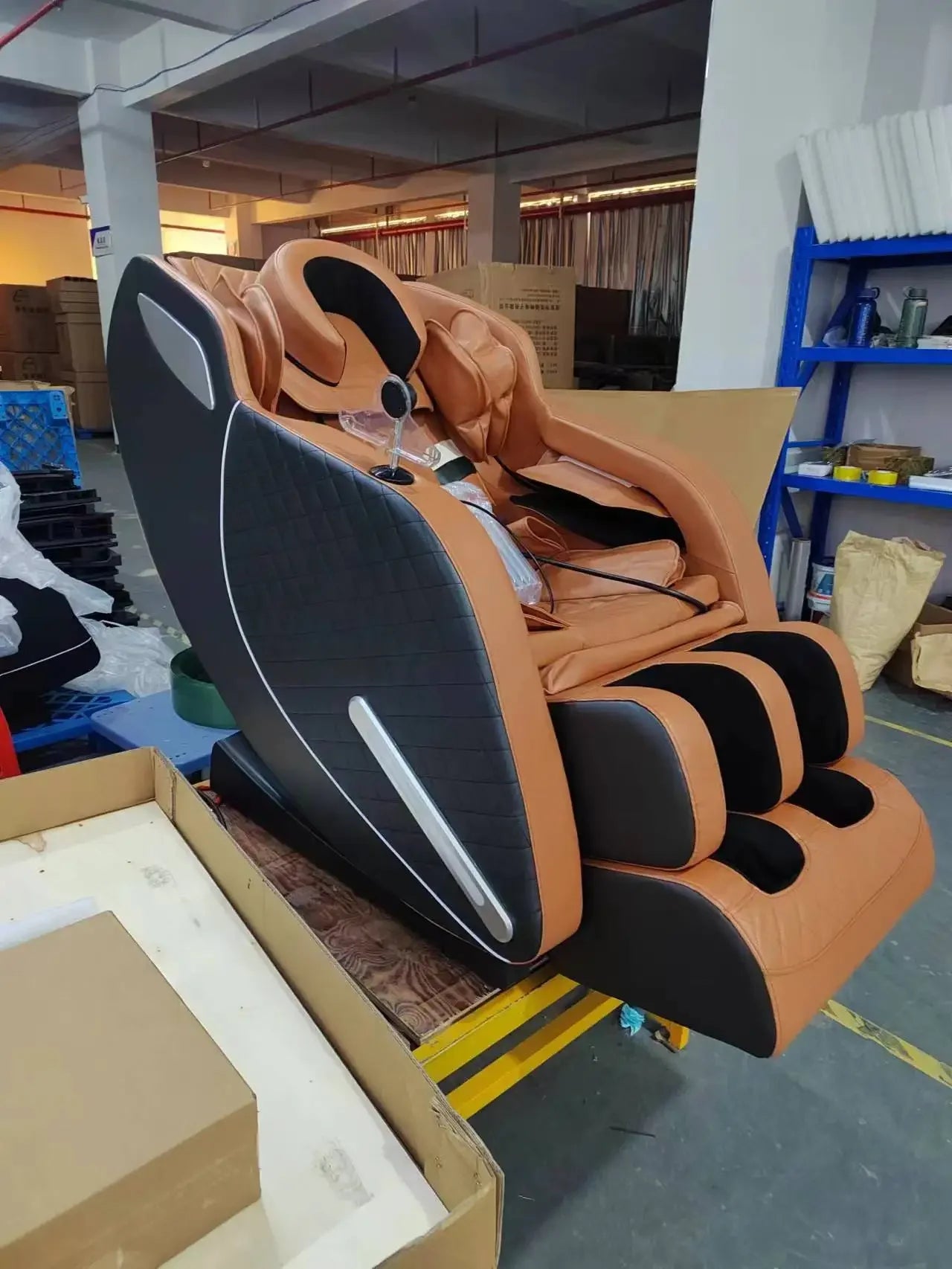 Luxus-Elektro-Freizeit-Massagesessel Zero Gravity Intelligent Ganzkörper-Multifunktions-Bluetooth-Musik-U-förmiges Kissen+Kurzbefehl