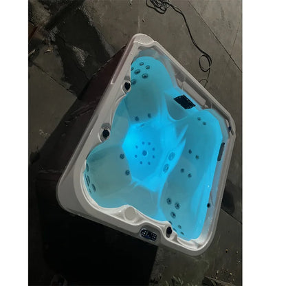 Außen großes Schwimmbecken Jacuzzi Hofbad Spa-Pool Mehrspieler-Massagepool Außengarten-Villa-Bad