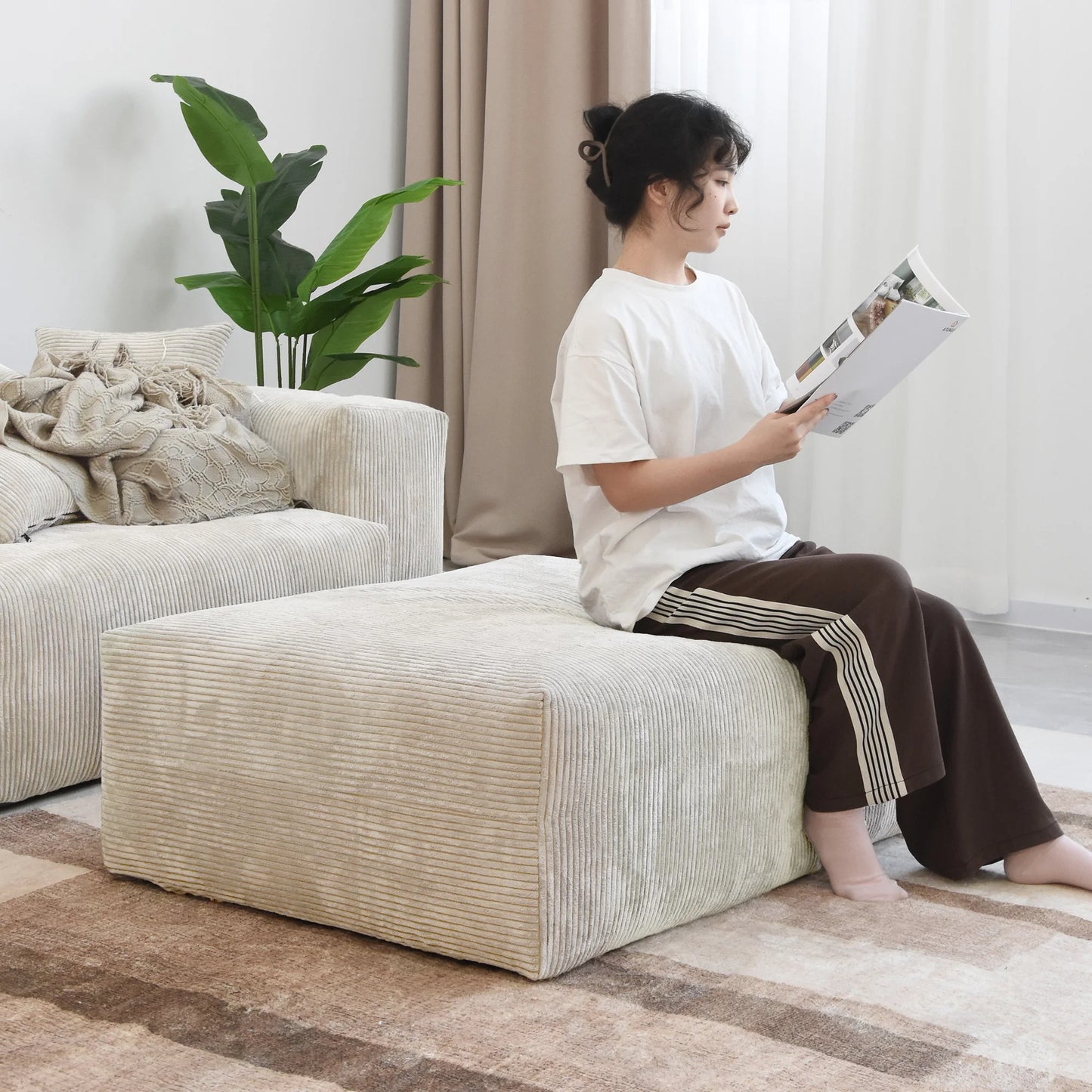 Modernes Cord-Sofa mit 4 Kissen, 102" L-förmiges Sofa mit Chaiselongue und Ottoman, Hartholzrahmen-Sofa für das Wohnzimmer