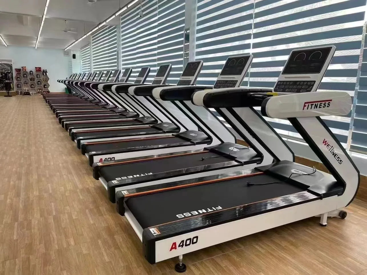 Fabrikdirekt LED-Bildschirm M3000A Kommerzielles Laufband Fitnessgerät Läufer für Sporttraining