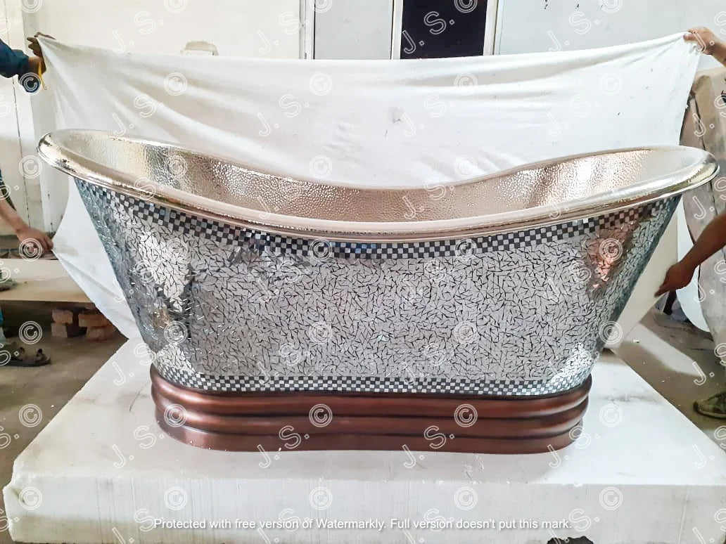 Grün Patiniertes Antik-Finish Freistehende Badewanne aus Kupfer Hochwertige handgefertigte elegante Standfuß-Badewanne