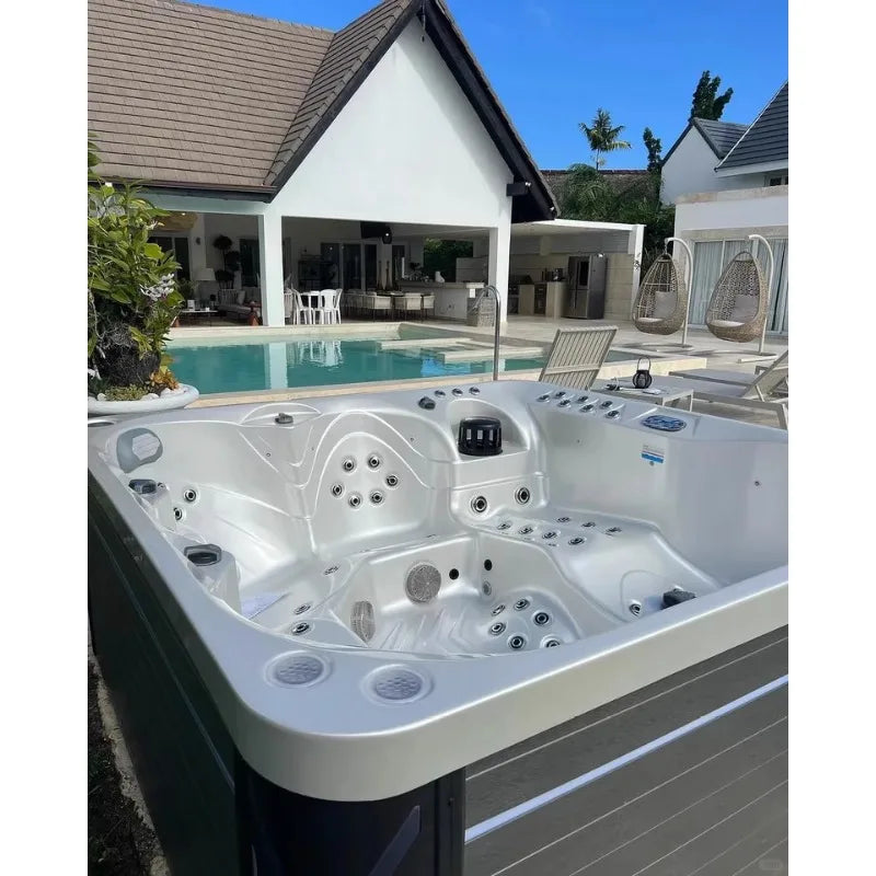 Luxuriöser beheizter Outdoor-Whirlpool 2,1 x 2,1 x 0,9 m für 5 Personen gleichzeitig, geeignet für Terrassen und Hotels FOB