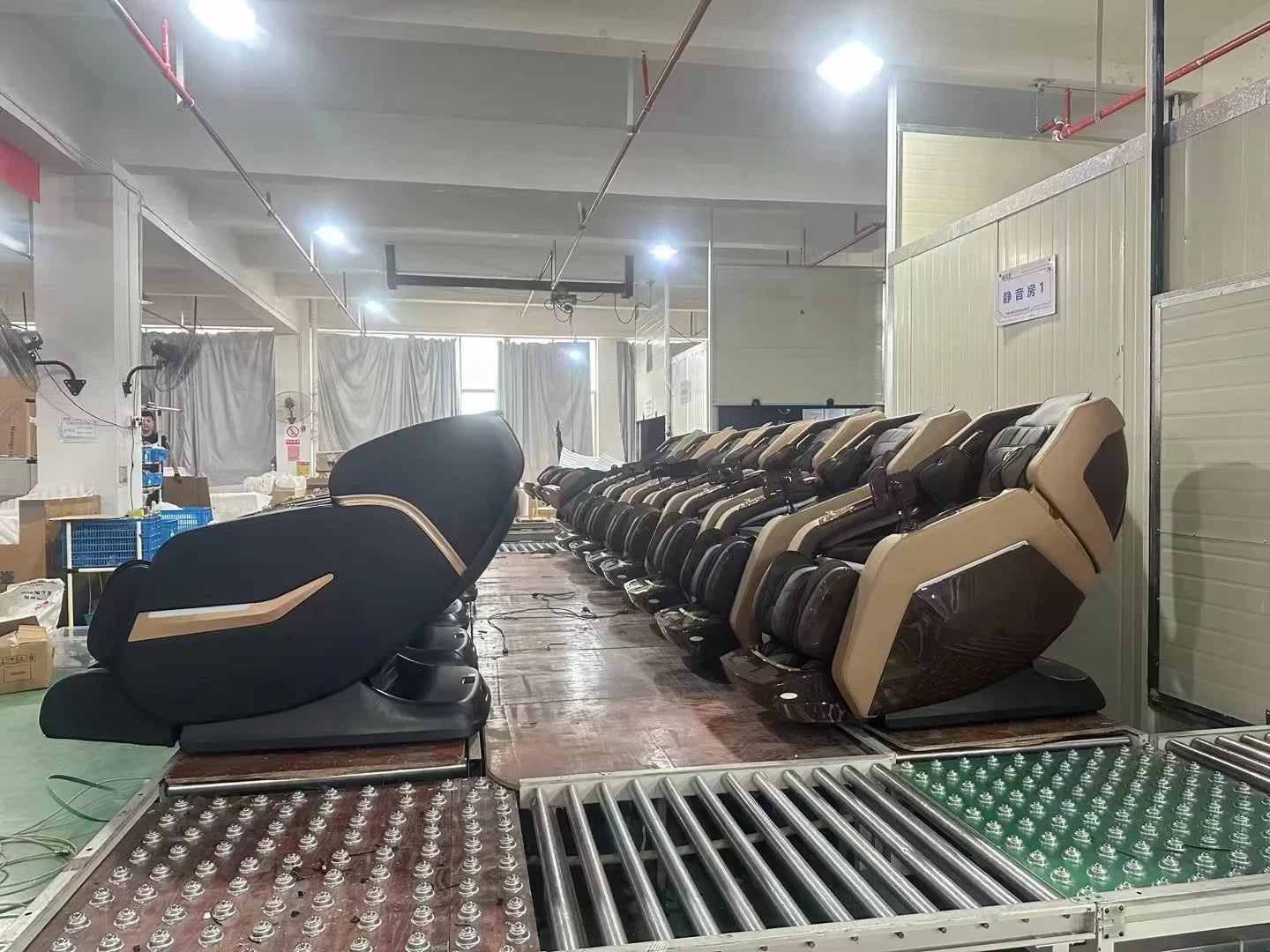 Factory Wholesale High Quality Cheap 3D 4D 8D Full Body Zero Gravity Home Use Massage Chair With Foot Massage
