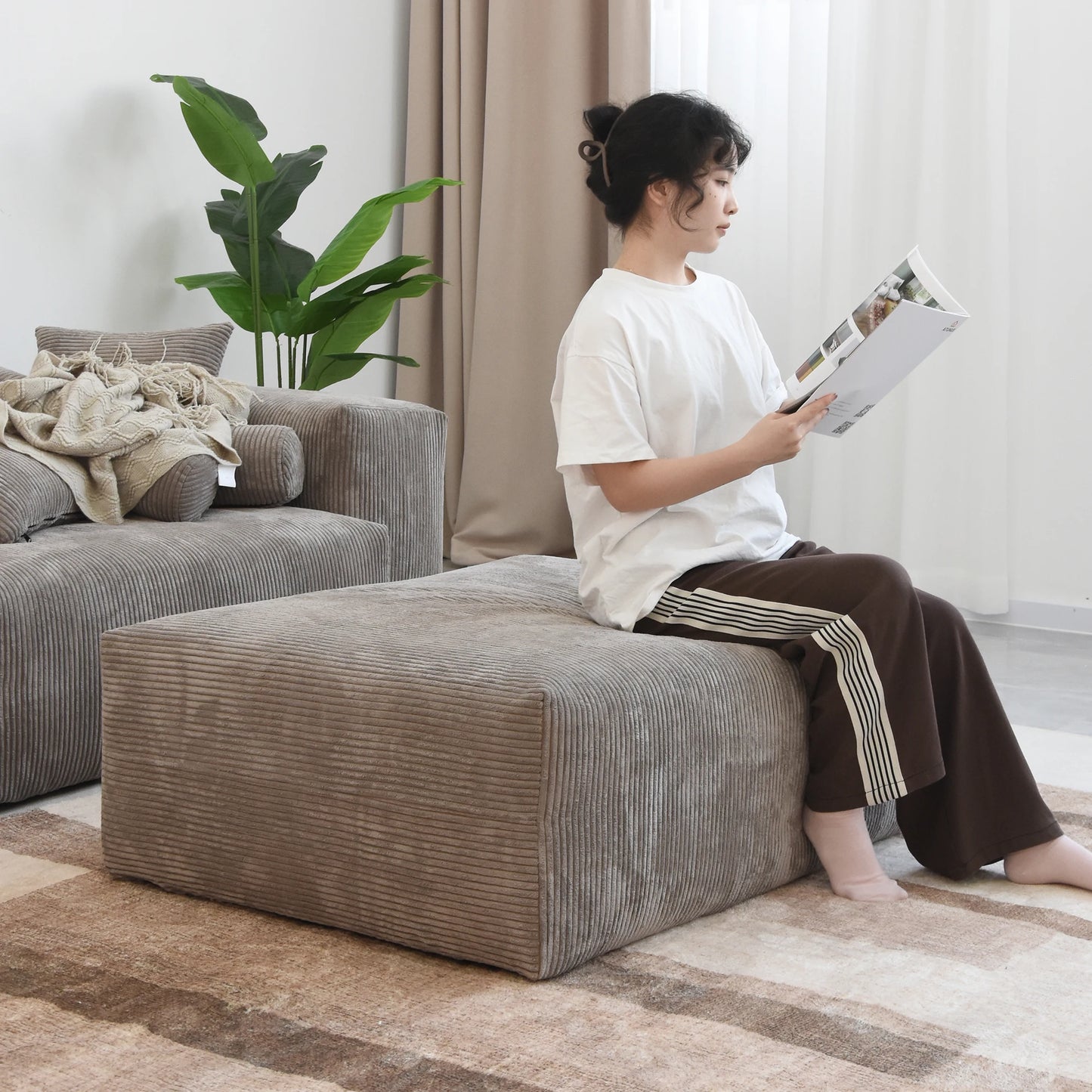 Modernes Cord-Sofa mit 4 Kissen, 102" L-förmiges Sofa mit Chaiselongue und Ottoman, Hartholzrahmen-Sofa für das Wohnzimmer