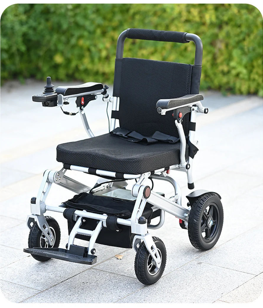 Medizinische Rehabilitationsausrüstung Leichter faltbarer elektrischer Rollstuhl für Senioren mit Fernbedienung und Lithiumbatterie, faltbar
