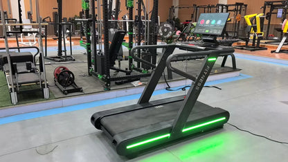 2025 Neues Design Kommerzielles Laufband Cardio-Trainingsgeräte Fitnessstudio Spiegel-Laufband für Bodybuilding