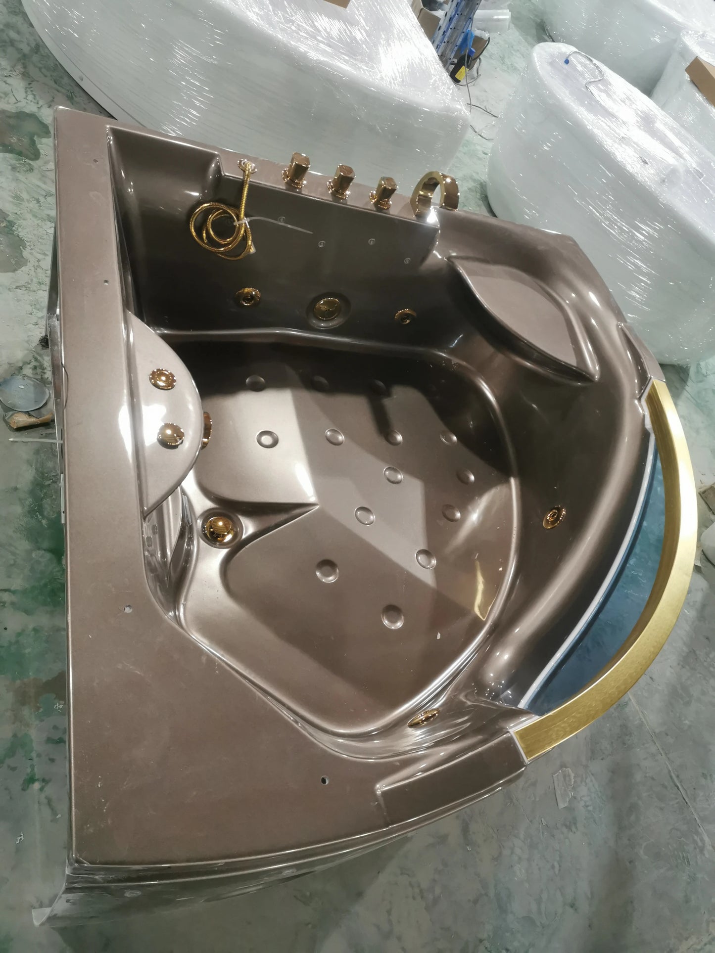 M138 Badezimmer-Wandeck-Whirlpool, Chromotherapie, Indoor-Spa, Doppelpersonen-Surf-Massagewanne
