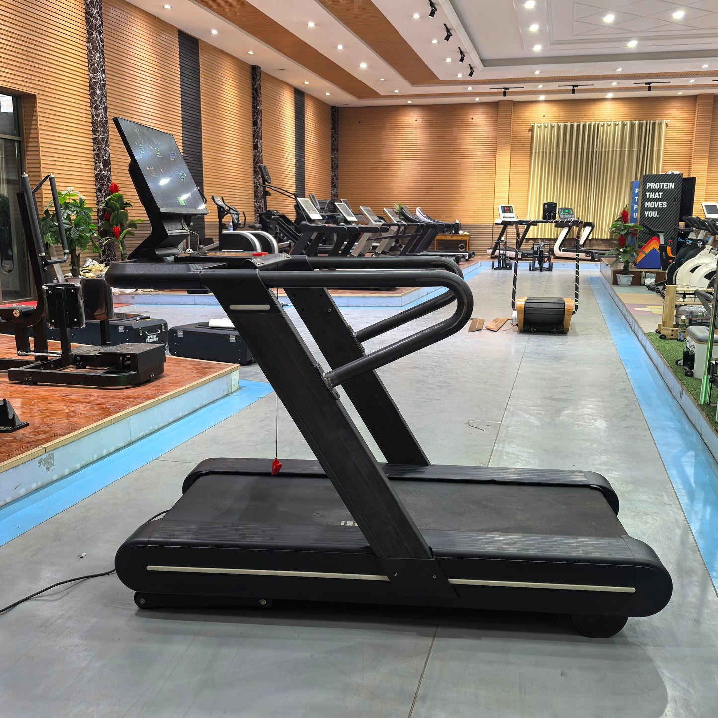 Commercial Treadmill Fitness Gym Equipment  Cardio Training LDT-1860C Running Machine Commercial Electrical Treadmill