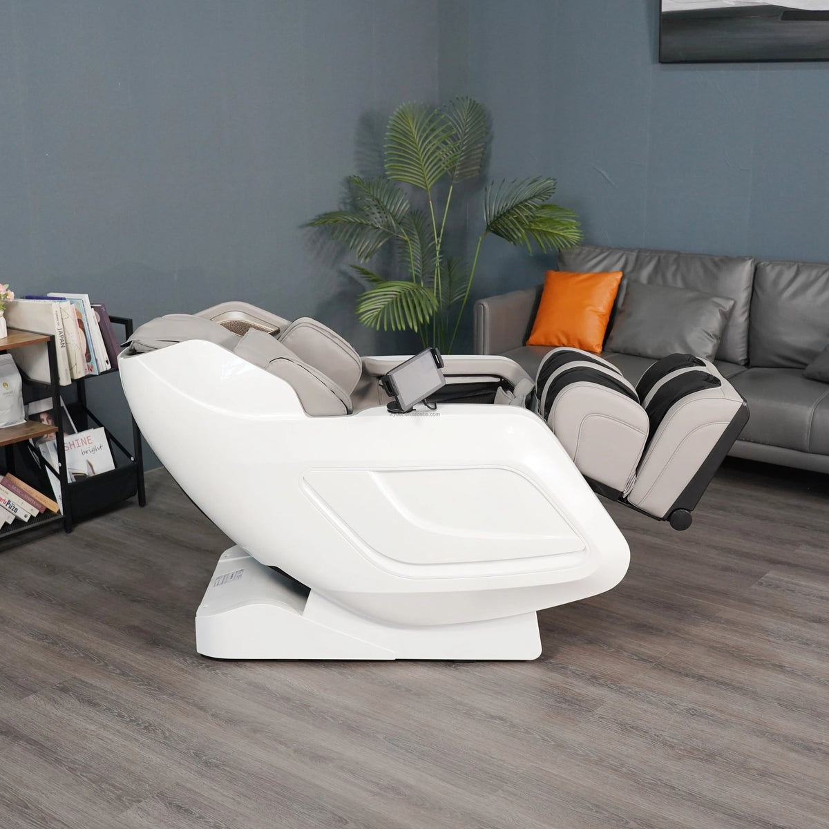 Innovativer elektrischer Ganzkörper-Massagesessel 18 Modi Liegefunktion Fußstütze Schwerelosigkeitssystem Infrarottherapie 135 cm SL